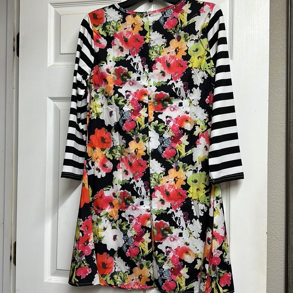 Top - Picture 3 of 4